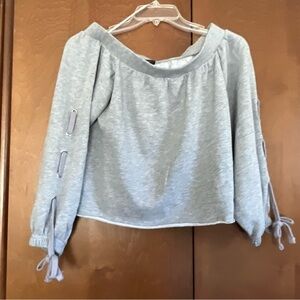 Romeo & Juliet Cropped Sweatshirt On/ Off Shoulders Decorative Sleeve NWT  Small